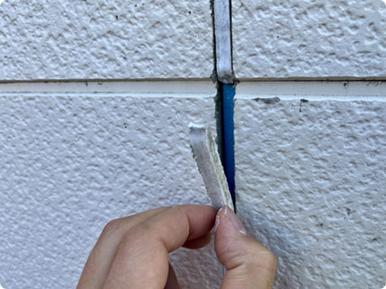 シーリングが割れて隙間がある,コーキング,外壁塗装